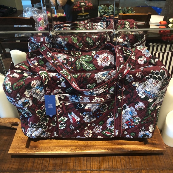 Vera Bradley Handbags - Vera Bradley ICONIC LARGE TRAVEL DUFFEL